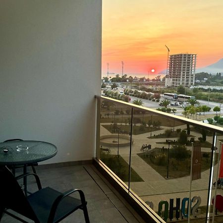 Suncoast Suites Bar Exterior foto